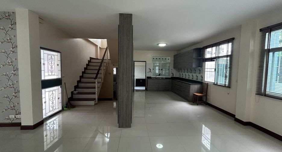 For sale 4 bed house in Si Racha, Chonburi