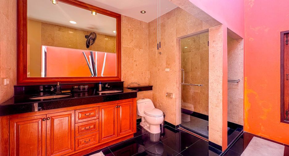 Продажа 3 спальни дом в Саттахип, Чонбури
