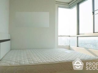For rent 2 Beds condo in Thon Buri, Bangkok