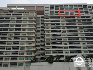 For sale 3 bed condo in Yan Nawa, Bangkok