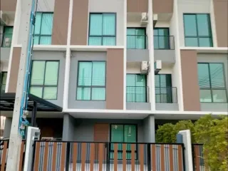 For rent 4 Beds townhouse in Don Mueang, Bangkok