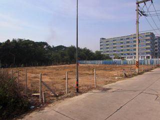 出售 土地 在 Bang Lamung, Chon Buri