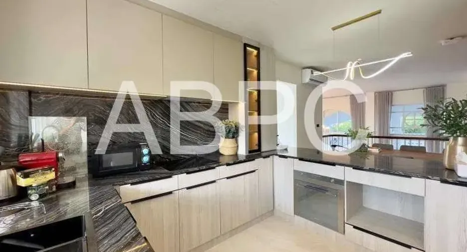 For sale 5 bedrooms townhouse in Bang Lamung, Chonburi