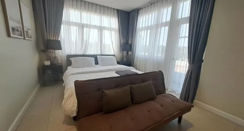 For sale 5 bedrooms townhouse in Bang Lamung, Chonburi
