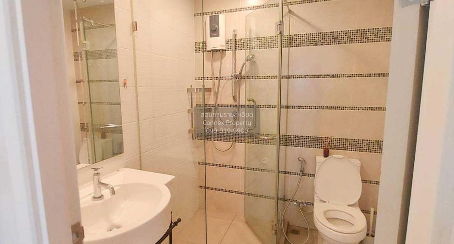 For rent 2 bedrooms condo in Sathon, Bangkok