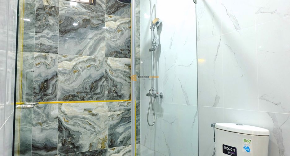 出租 和 出售 4 卧室 独立屋 在 Bang Lamung, Chon Buri