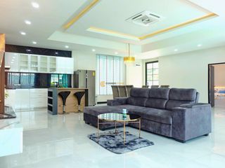 À louer et à vendre 4 chambres maison à Bang Lamung, Chonburi