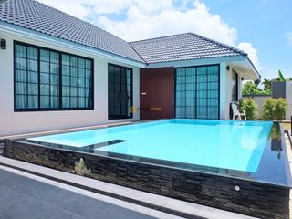 À louer et à vendre 4 chambres maison à Bang Lamung, Chonburi