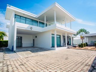 For sale 4 bed villa in Hua Hin, Prachuap Khiri Khan