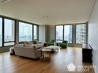 For sale 3 bed condo in Pathum Wan, Bangkok