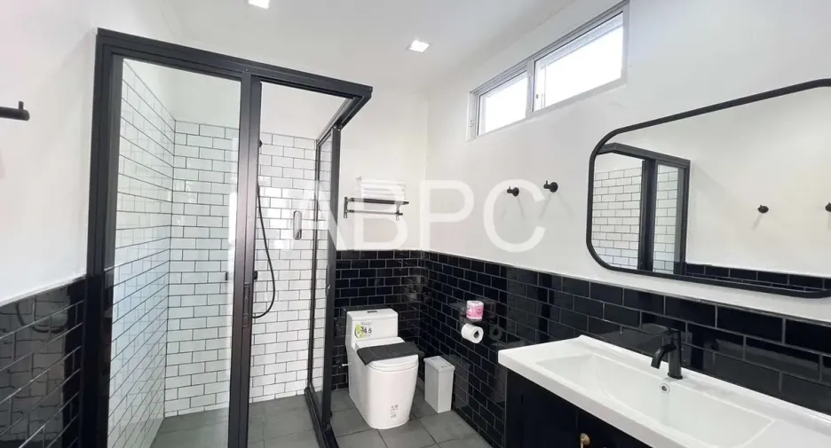 For rent and for sale 3 bedrooms house in Bang Lamung, Chonburi