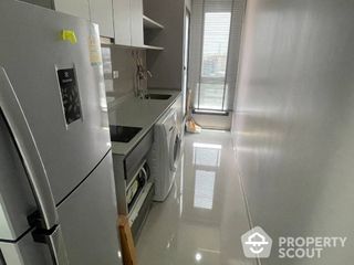 For sale 2 bed condo in Huai Khwang, Bangkok