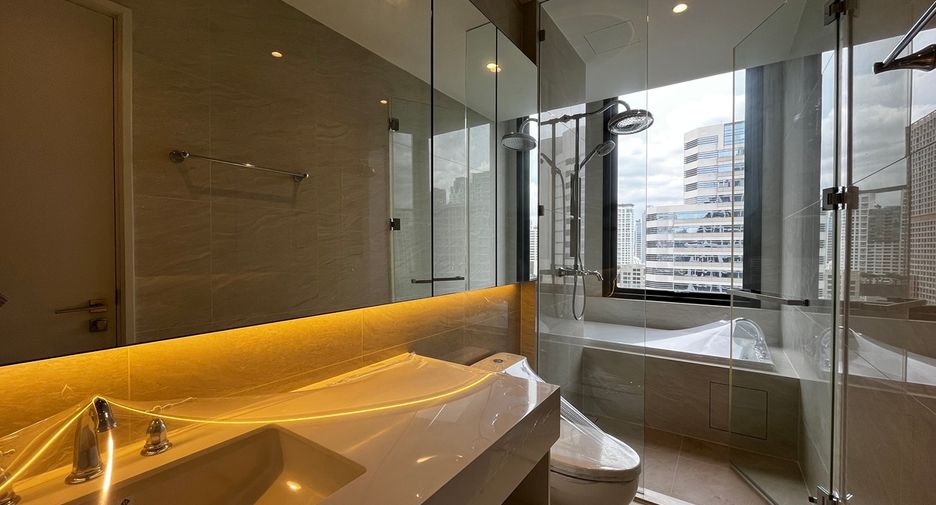 For sale 2 bedrooms condo in Pathum Wan, Bangkok