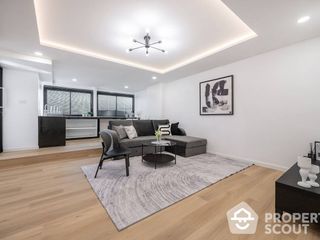 For sale 3 bed condo in Din Daeng, Bangkok