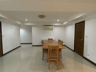 For rent 3 bed condo in Watthana, Bangkok