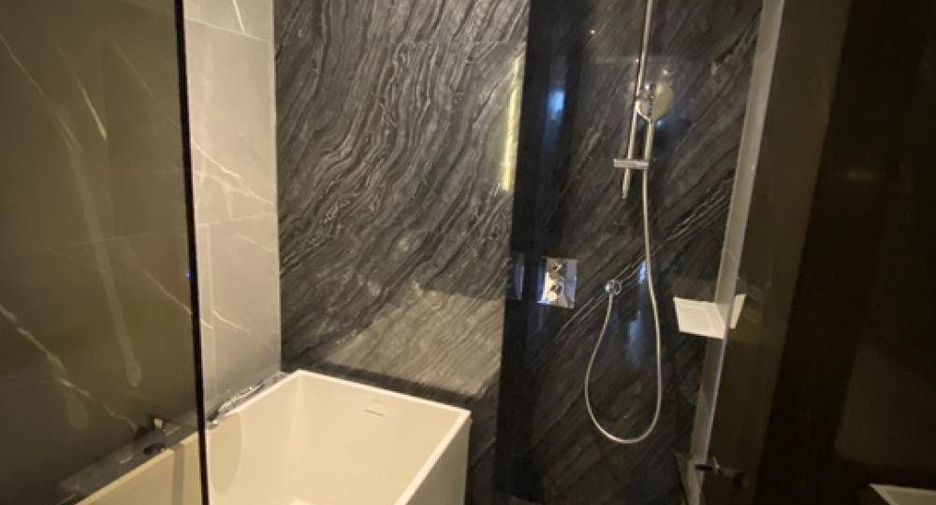 For sale 2 bed condo in Watthana, Bangkok