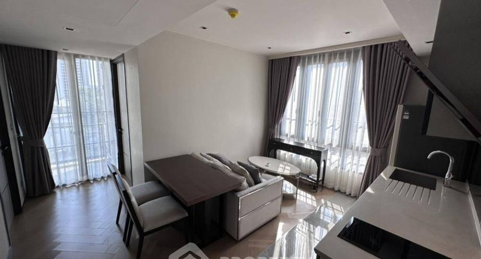 For sale 2 bed condo in Watthana, Bangkok