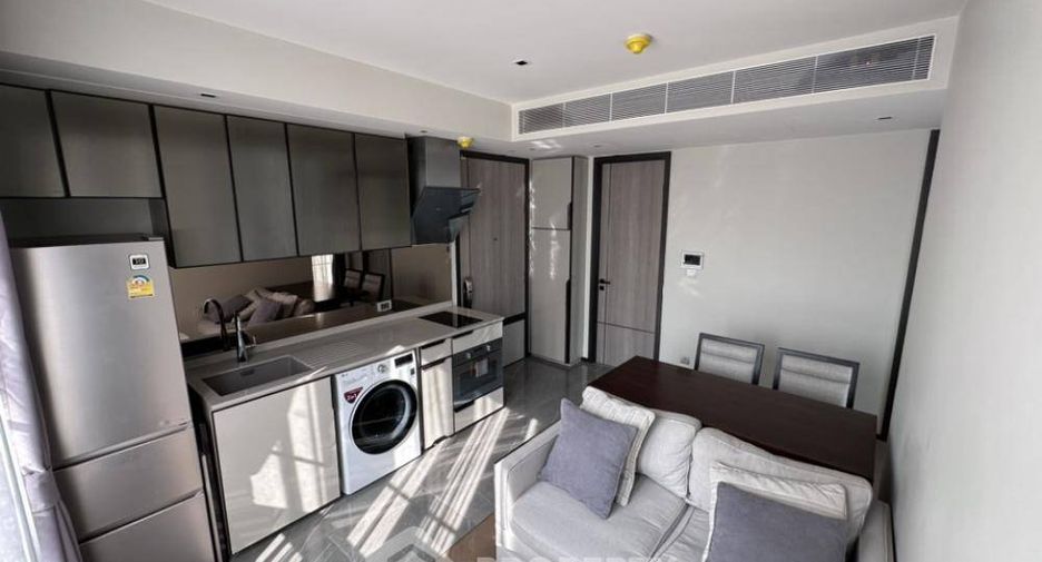 For sale 2 bed condo in Watthana, Bangkok