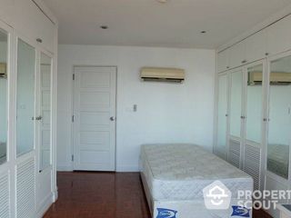 For sale 2 bed condo in Watthana, Bangkok