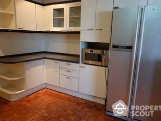 For sale 2 bed condo in Watthana, Bangkok