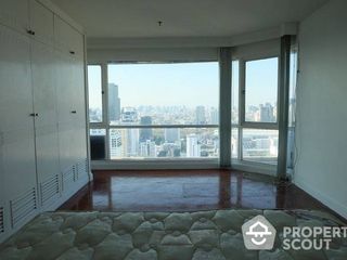 For sale 2 bed condo in Watthana, Bangkok