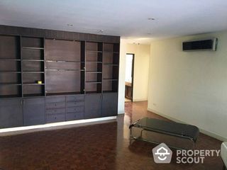 For sale 2 bed condo in Watthana, Bangkok