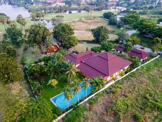 For sale 5 bed villa in Cha Am, Phetchaburi