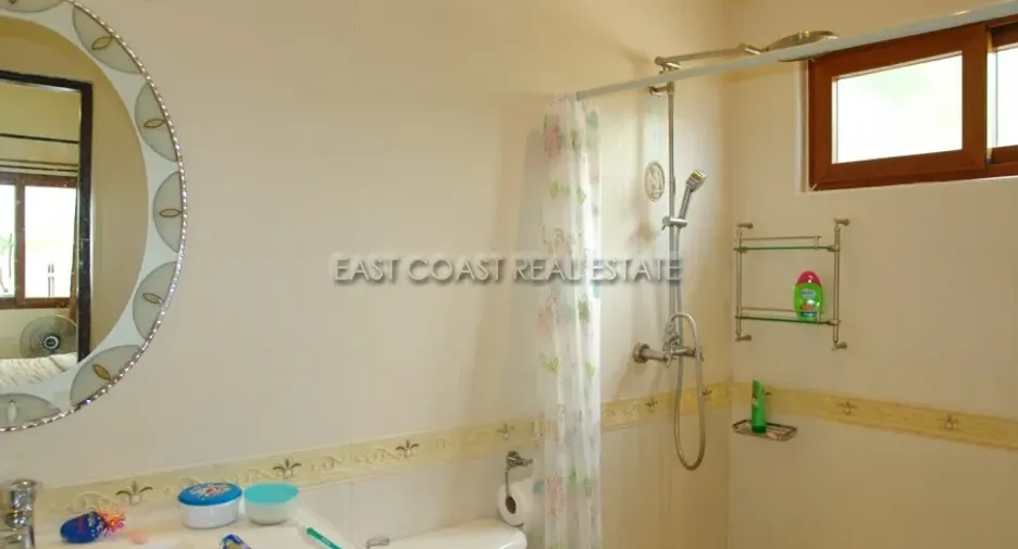 For rent and for sale 5 bedrooms house in Bang Lamung, Chonburi