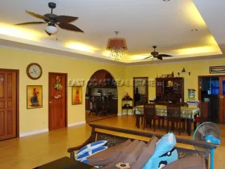 For rent and for sale 5 bedrooms house in Bang Lamung, Chonburi