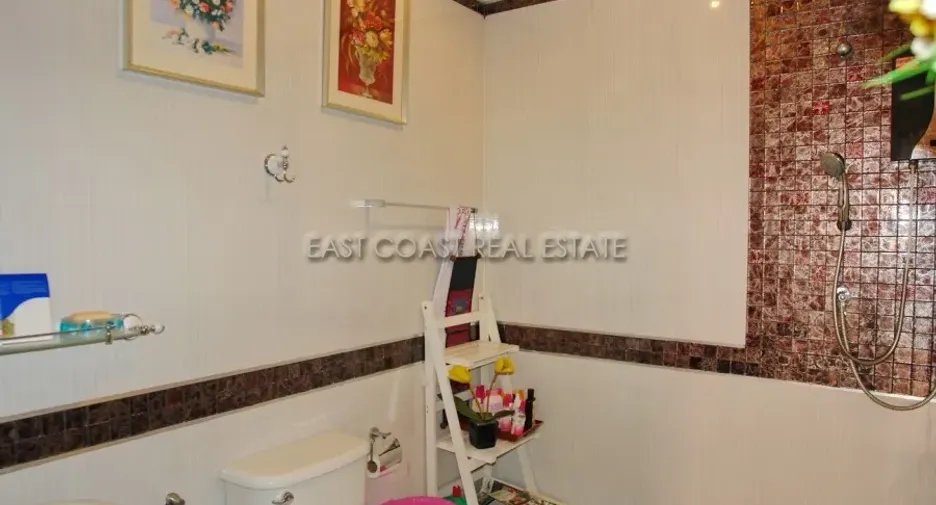 For rent and for sale 5 bedrooms house in Bang Lamung, Chonburi