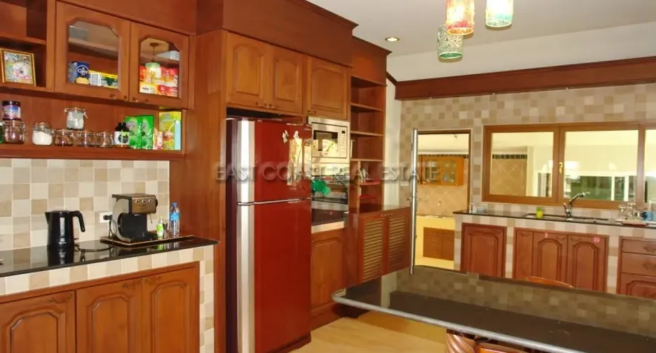 For rent and for sale 5 bedrooms house in Bang Lamung, Chonburi