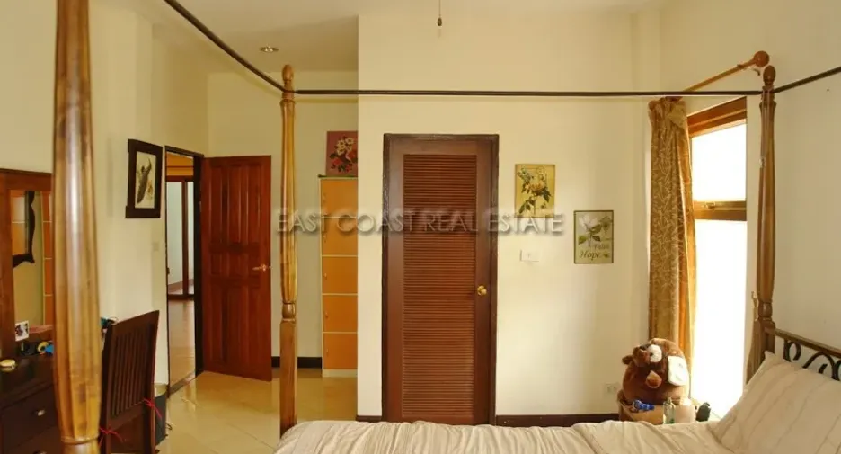 For rent and for sale 5 bedrooms house in Bang Lamung, Chonburi