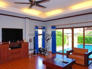 À vendre et à louer 5 chambres maison à Bang Lamung, Chonburi