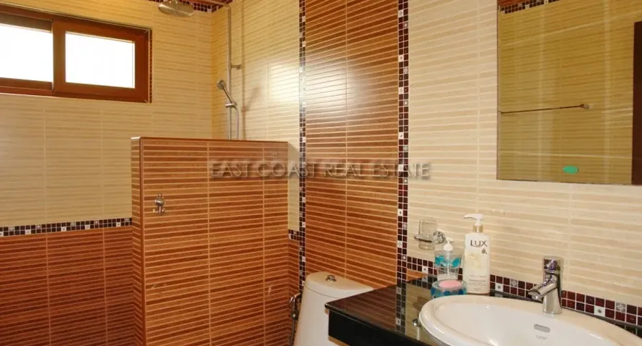 For rent and for sale 5 bedrooms house in Bang Lamung, Chonburi