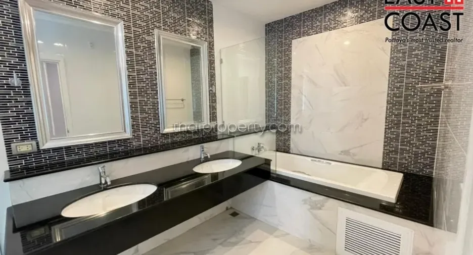 For rent 4 bedrooms house in Bang Lamung, Chonburi