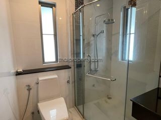 Casa en alquiler de 4 habitaciones en Bang Lamung, Chonburi
