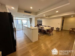 For rent 3 bed condo in Watthana, Bangkok