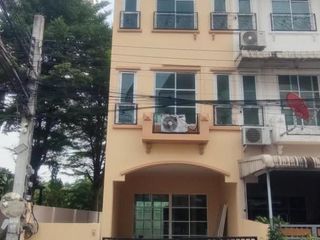 For sale 3 bed townhouse in Bang Bon, Bangkok