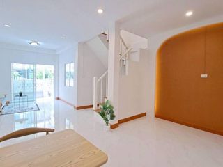 For sale 4 bed townhouse in Lam Luk Ka, Pathum Thani
