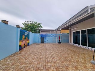 For rent and for sale 5 bed house in Bang Lamung, Chonburi