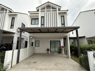 For sale 3 bed townhouse in Si Racha, Chonburi