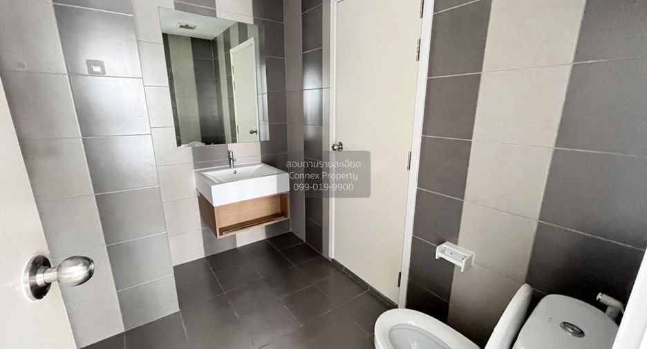 For rent 2 bedrooms condo in Thon Buri, Bangkok