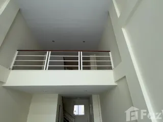 For rent 3 bed retail Space in Mueang Chiang Mai, Chiang Mai
