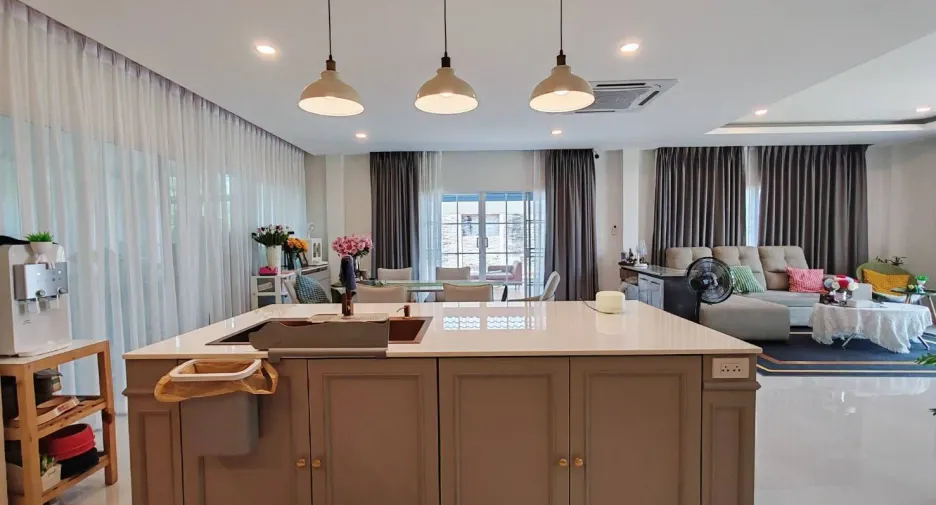 For sale 5 bed house in Hang Dong, Chiang Mai