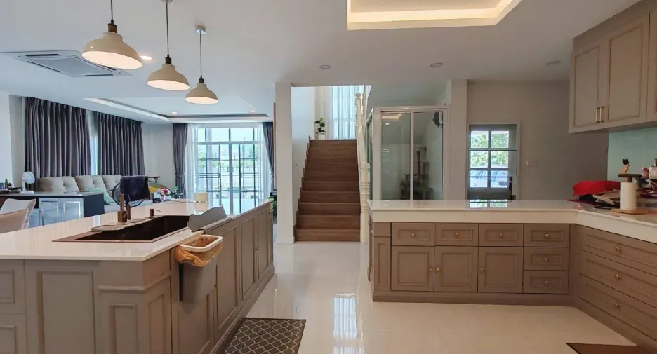 For sale 5 bed house in Hang Dong, Chiang Mai