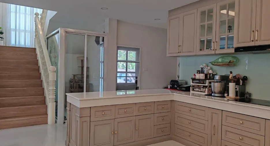 For sale 5 bed house in Hang Dong, Chiang Mai
