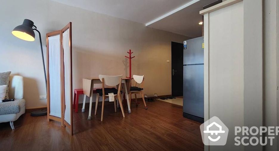 For rent 2 bed condo in Huai Khwang, Bangkok