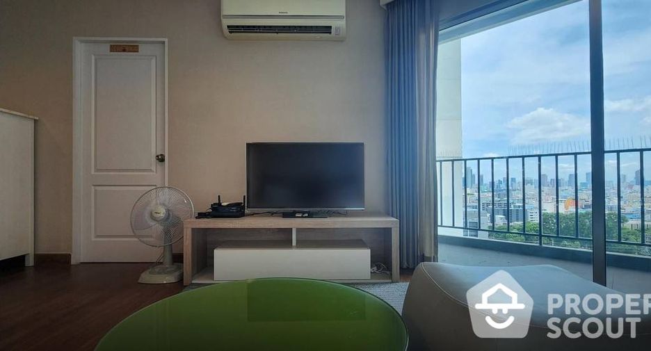 For rent 2 bed condo in Huai Khwang, Bangkok