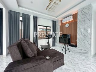 Haus zum Kauf mit 5 Zimmer in Bang Lamung, Chonburi