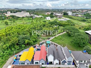 Haus zum Kauf mit 5 Zimmer in Bang Lamung, Chonburi